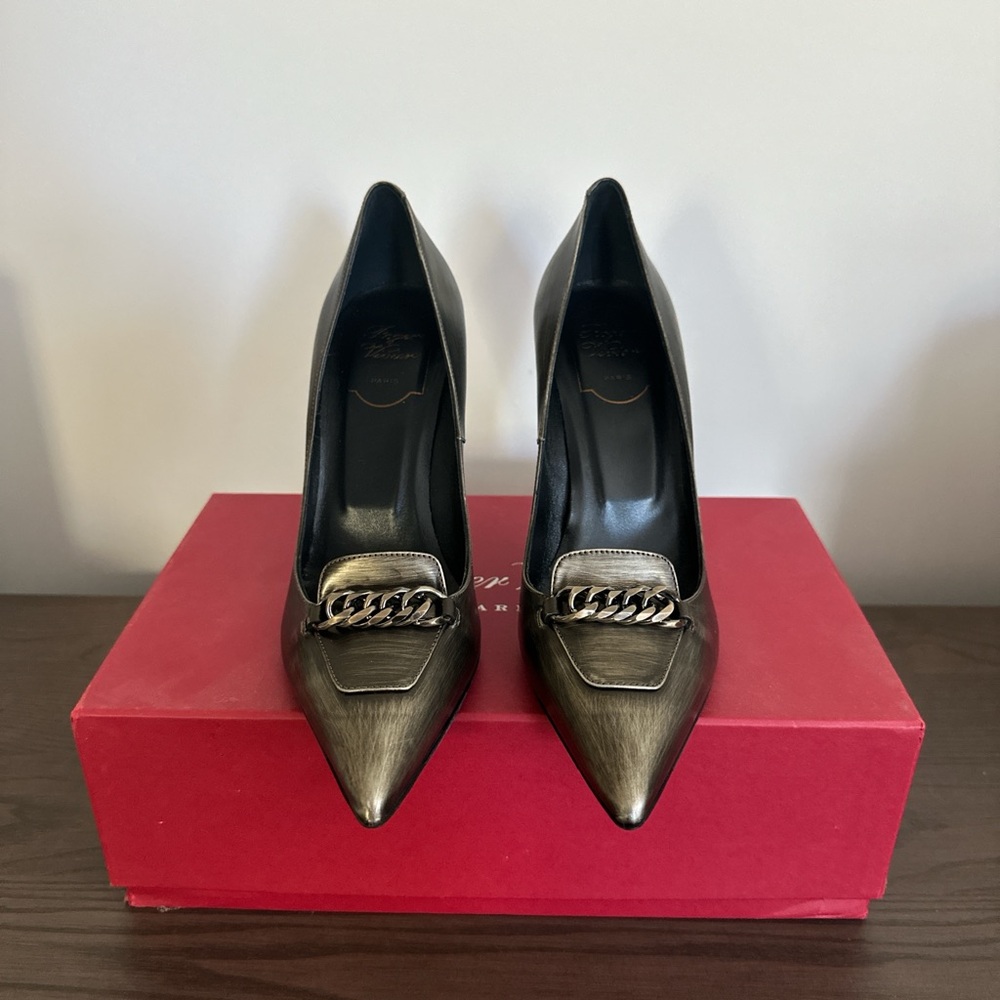 Brand new Roger Vivier heels